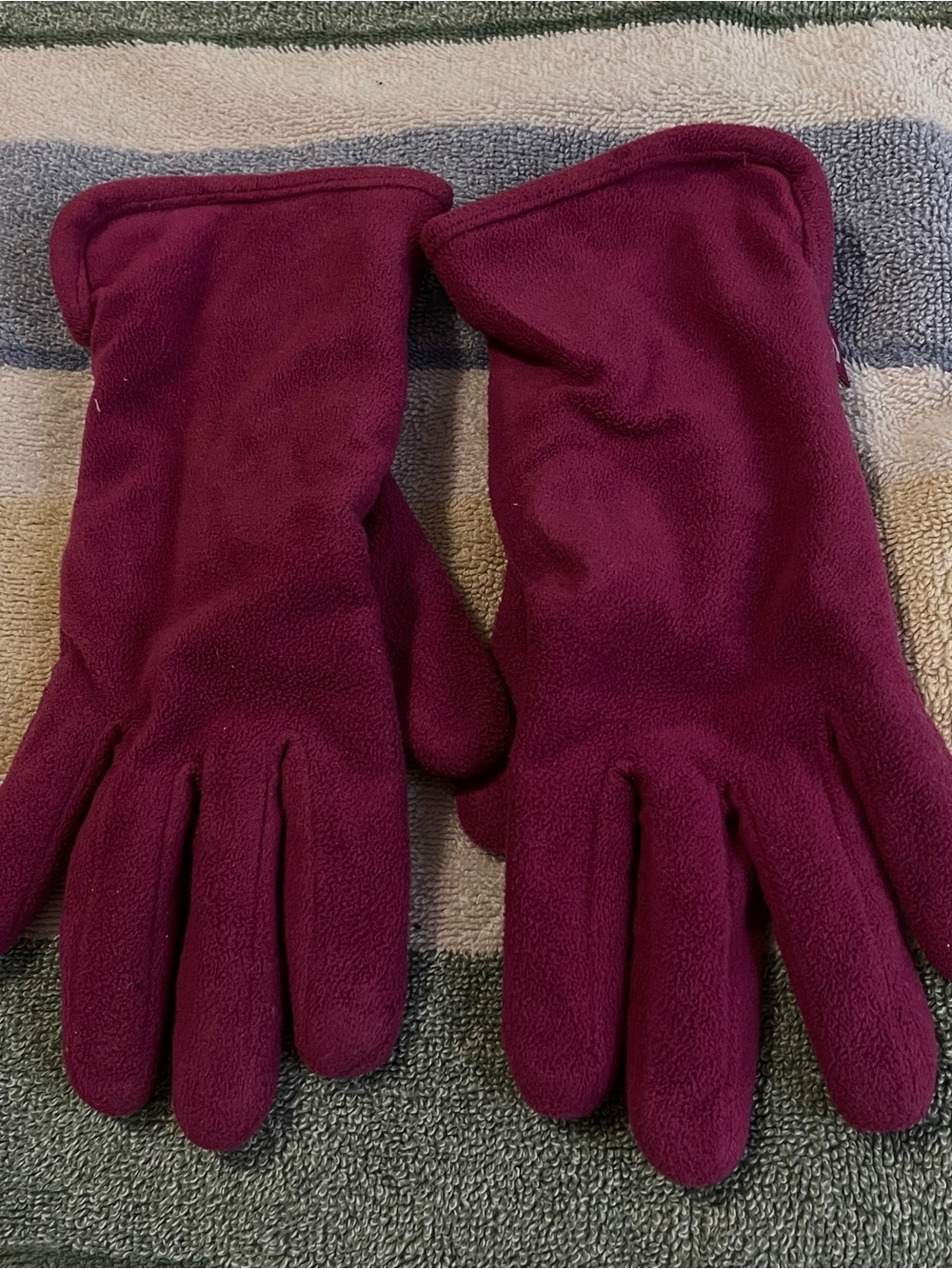 Burgundy Women's Fleece Gloves